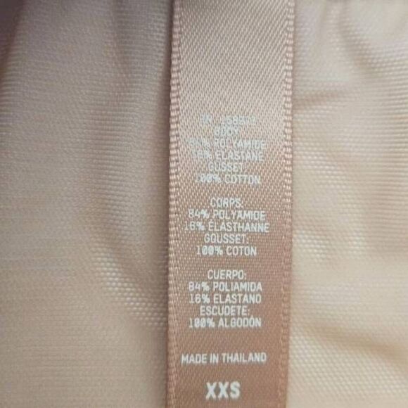 Skims Hi cut panty Nwt - Picture 6 of 9